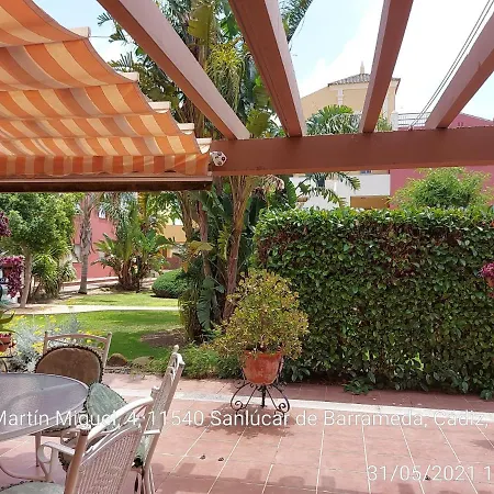 Apartment Bajo Con Terraza Piscina Y Jardin